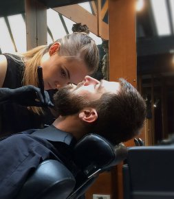 Coiffeurs/Franchises Un espace barbier chez Lucia Iraci