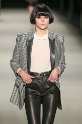 DÉFILÉS Saint Laurent