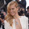 Attaches et tresses Le side-hair tressé de Petra Nemcova